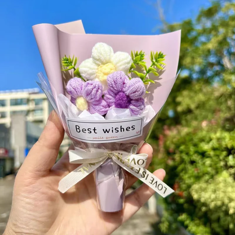 Incantevole mini bouquet di fiori lavorato a mano a maglia - Image 9