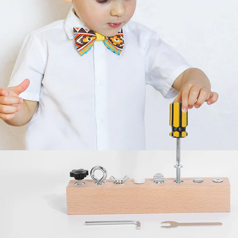 Tavola Montessori in Legno con Cacciavite - Gioco Educativo per Sviluppare la Motricità Fine - Image 7